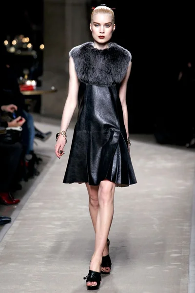 Look 17